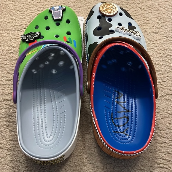 BUZZ AND WOODY CROCS - Picture 4 of 7